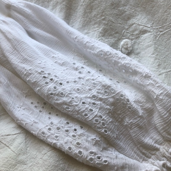 Lace Detail Off Shoulder Shirt - Picture 5 of 5